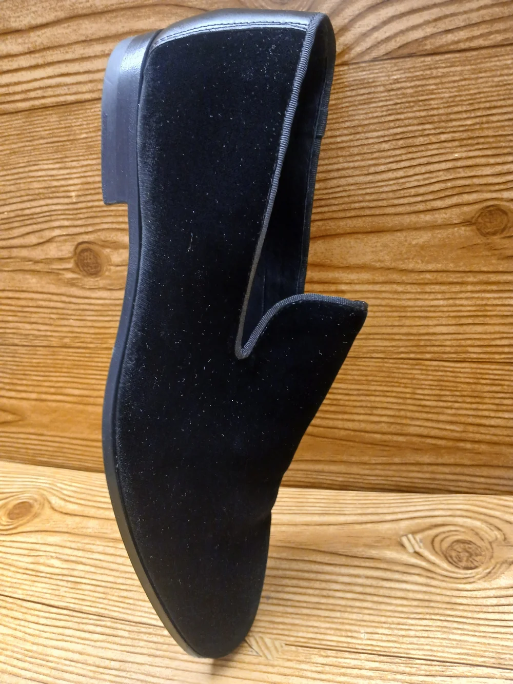 Magnanni Men's Velvet Slip-On Loafer -Black